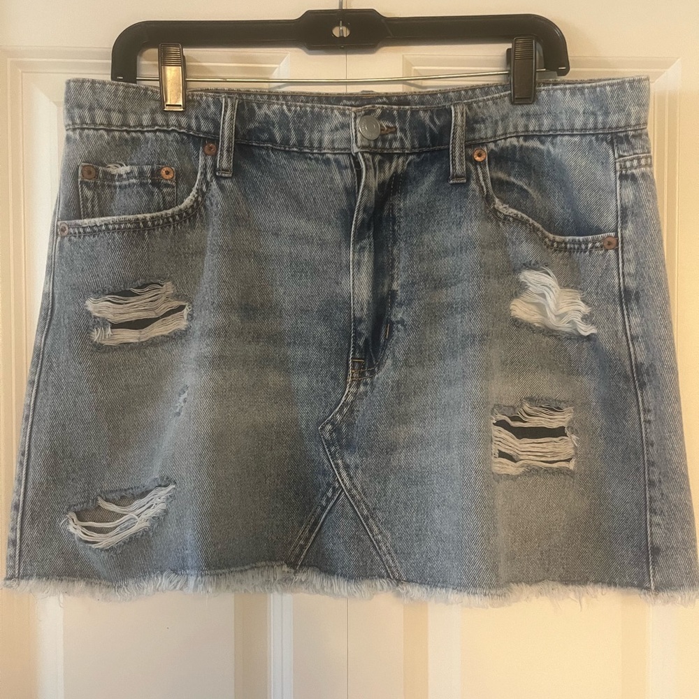 Aero Sz 14 destructed Jean mini skirt.